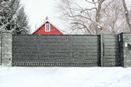 Jak zabezpieczyć bramę wjazdową przed skutkami zimy